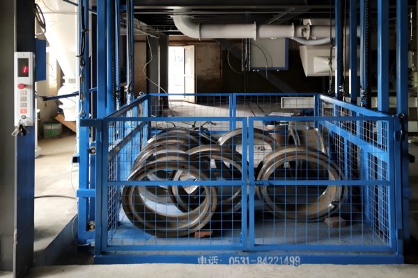 3噸固定液壓升降貨梯_高效安全貨物垂直運(yùn)輸?shù)睦硐胫x